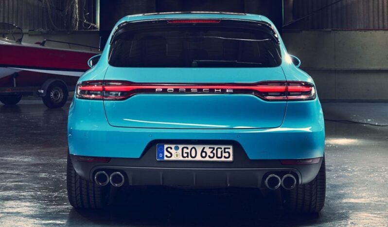 
								Porsche Macan 5-door SUV blue full									